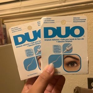 Lashes glue